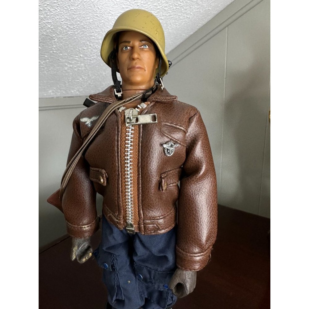 Military Man 1998 Brown Jacket Boots Helmet Rifle Stand 21st Century Toy